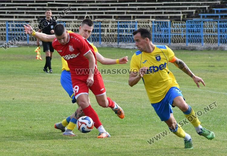 Нулево реми в регионалното футболно дерби между „Хасково“ и „Димитровград“ 