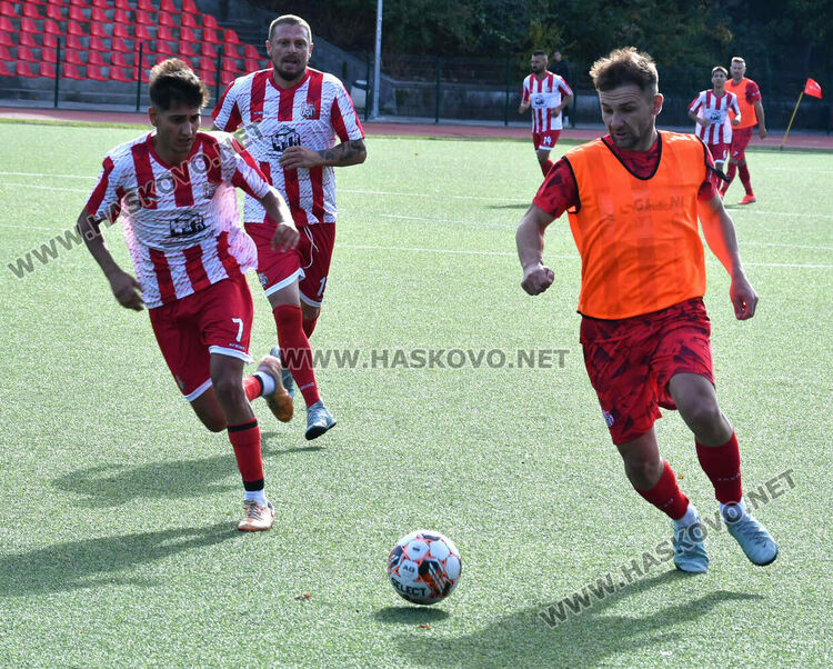ФК „Хасково“ спечели градското дерби, след като изоставаше в резултата