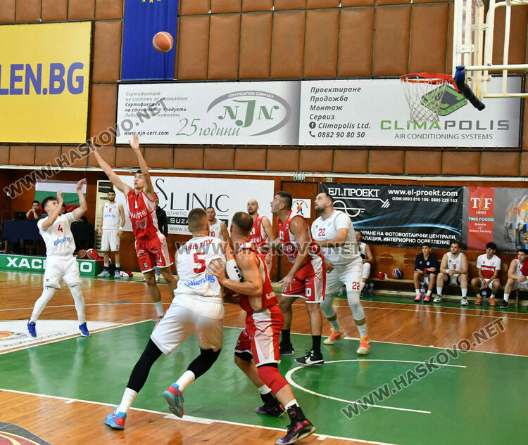 „Хасково“ победи „Чавдар“ с 91:72 и е първи в баскетболната втора лига