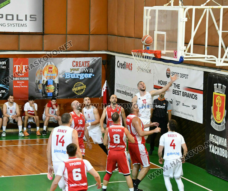 „Хасково“ победи „Чавдар“ с 91:72 и е първи в баскетболната втора лига