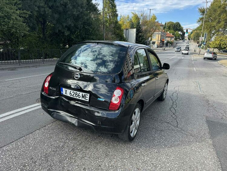 „Рено“ удари „Нисан“ на бул „Освобождение“ в Хасково