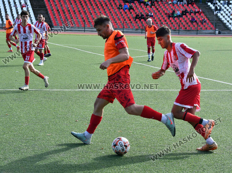 ФК „Хасково“ спечели градското дерби, след като изоставаше в резултата