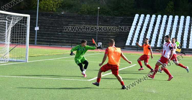 ФК „Хасково“ спечели градското дерби, след като изоставаше в резултата