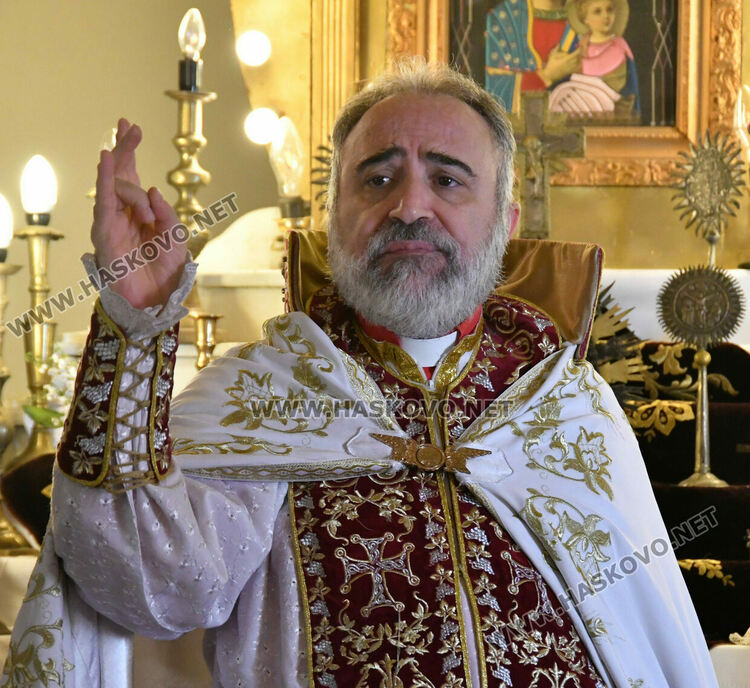 С празнична служба и концерт отпразнуваха 100-годишния юбилей на арменската църква и училище в Хасково