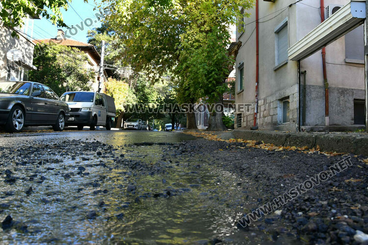 Авария до Жандармерията спря водата на живеещите по ул. „Г.Кирков“ в Хасково