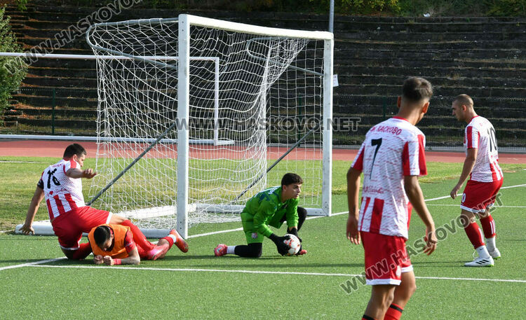 ФК „Хасково“ спечели градското дерби, след като изоставаше в резултата