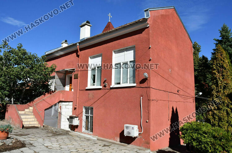 С празнична служба и концерт отпразнуваха 100-годишния юбилей на арменската църква и училище в Хасково