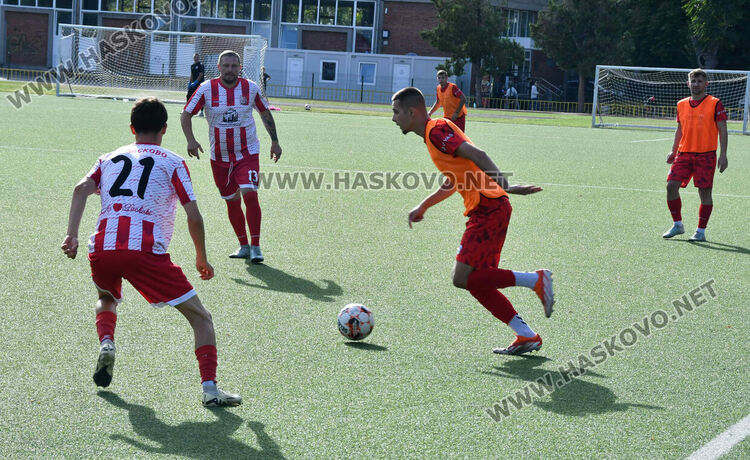 ФК „Хасково“ спечели градското дерби, след като изоставаше в резултата