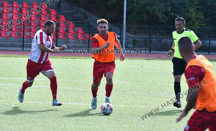 ФК „Хасково“ спечели градското дерби, след като изоставаше в резултата