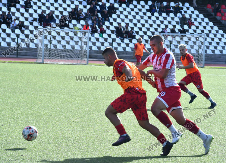 ФК „Хасково“ спечели градското дерби, след като изоставаше в резултата