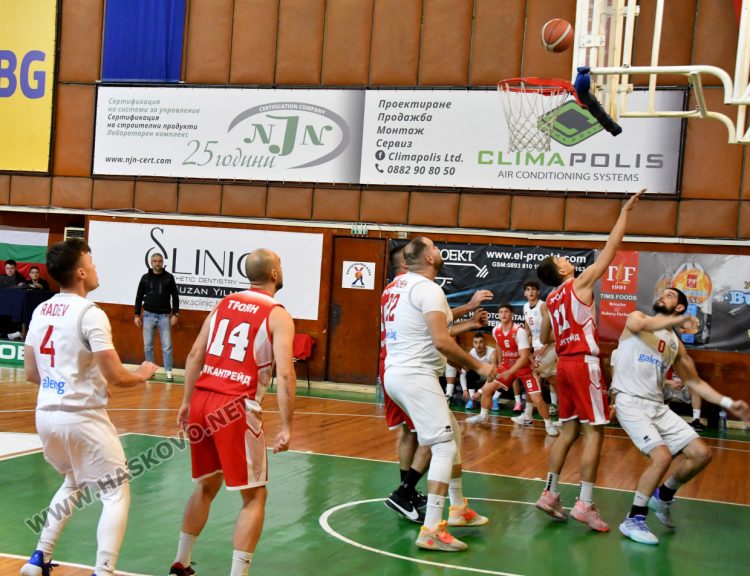„Хасково“ победи „Чавдар“ с 91:72 и е първи в баскетболната втора лига