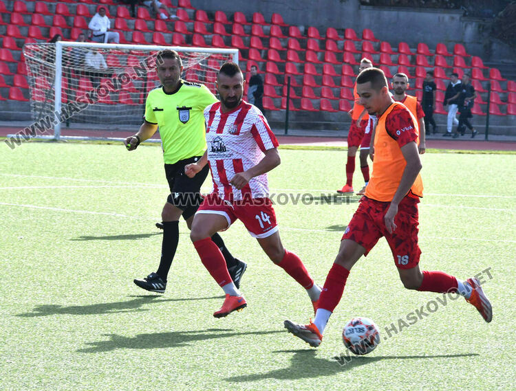 ФК „Хасково“ спечели градското дерби, след като изоставаше в резултата