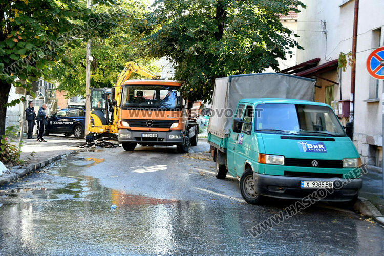 Авария до Жандармерията спря водата на живеещите по ул. „Г.Кирков“ в Хасково