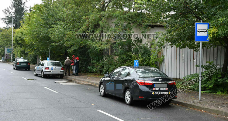 Учебни коли се струпват на бул. „Илинден“, защото от там започват шофьорските изпити