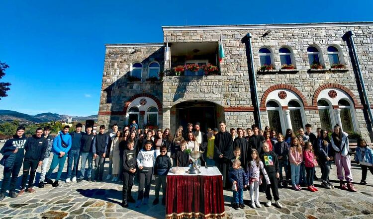 Неделното училище към Средновековния манастир "Св.Йоан Предтеча" отвори врати за нова учебна година