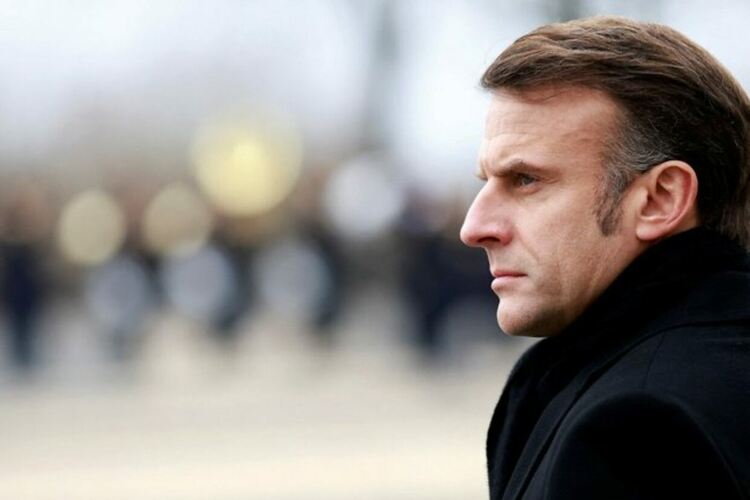 Макрон представи ново правителство в опит да стабилизира политическата криза във Франция