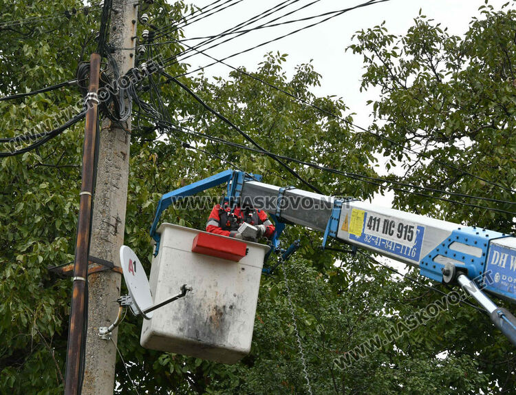 Разрушаването на незаконни имоти започна от кв. „Република“, 5-членно семейство остава без дом