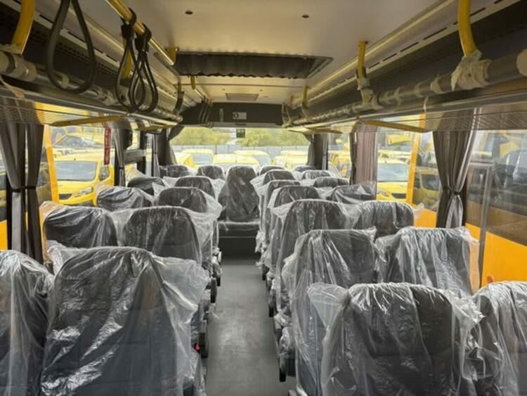 Радомир сред 15-те общини в България, които получиха нов училищен автобус от МОН