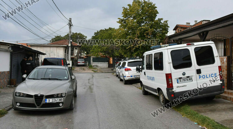 Разрушаването на незаконни имоти започна от кв. „Република“, 5-членно семейство остава без дом