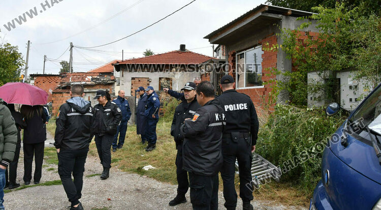 Разрушаването на незаконни имоти започна от кв. „Република“, 5-членно семейство остава без дом