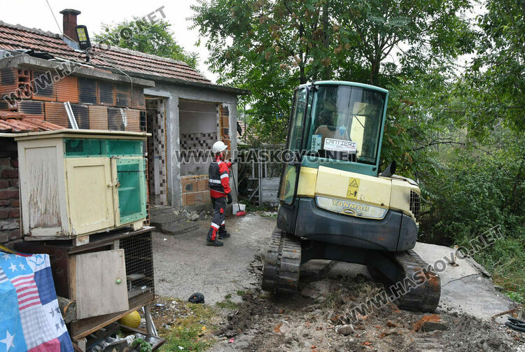 Разрушаването на незаконни имоти започна от кв. „Република“, 5-членно семейство остава без дом