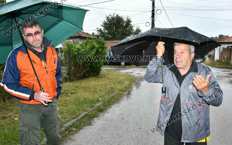 В кв. „Болярово“ се жалват от пропаднал асфалт и неработещи отводнителни шахти 