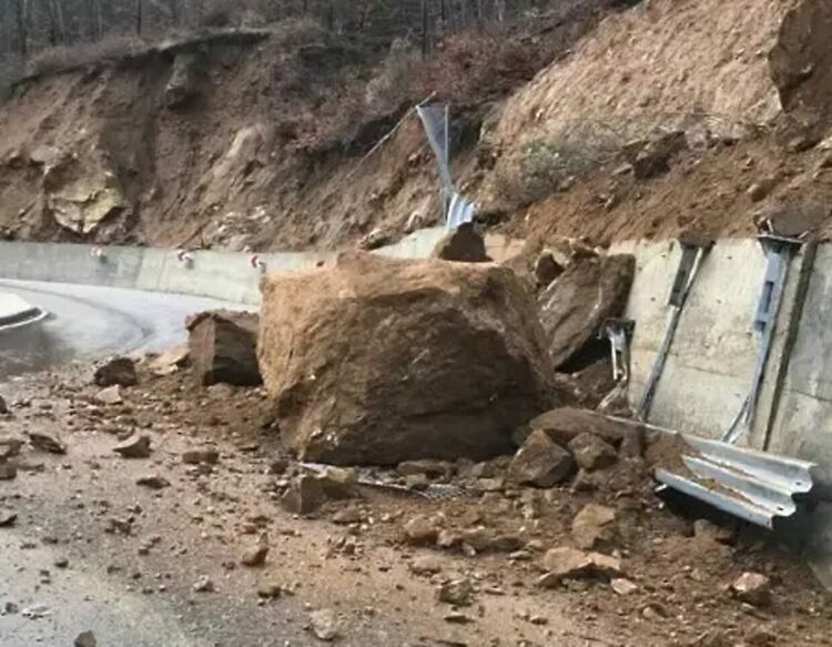 Движението между Асеновград и Нареченски бани е възстановено 