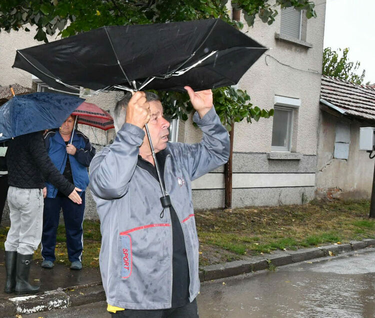 Облачно през деня, вечерта ще вали обилно