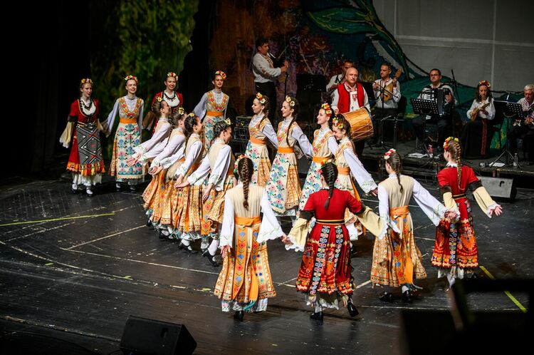 Танц, който обединява – „Пролет пролети в Загоре“ оживява в сърцето на Димитровград