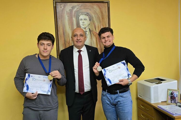 Ученици с международен успех гостуваха на кмета