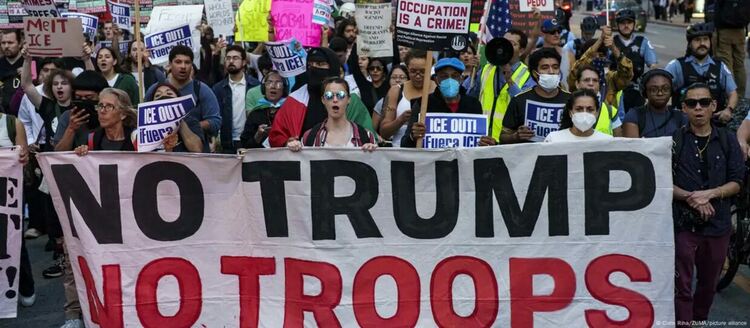 В Чикаго протестират срещу все по-бруталните акции на имиграционните власти