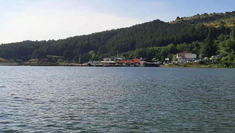 Плаващият ресторант "Моби Дик" възкръсна след огнения ад