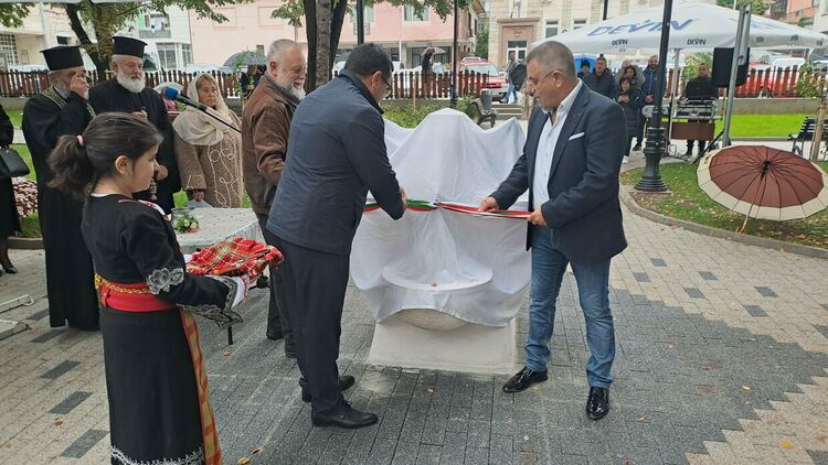 Девин отбеляза 113 години от Освобождението на града и региона (ГАЛЕРИЯ) 