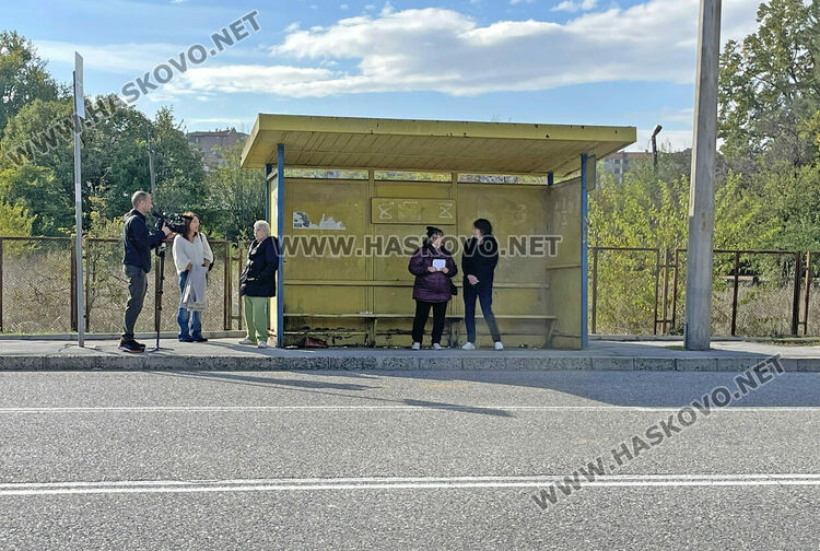 Жители на кв. „Бадема“ искат пешеходна пътека до автобусната спирка заради трафика и инцидентите