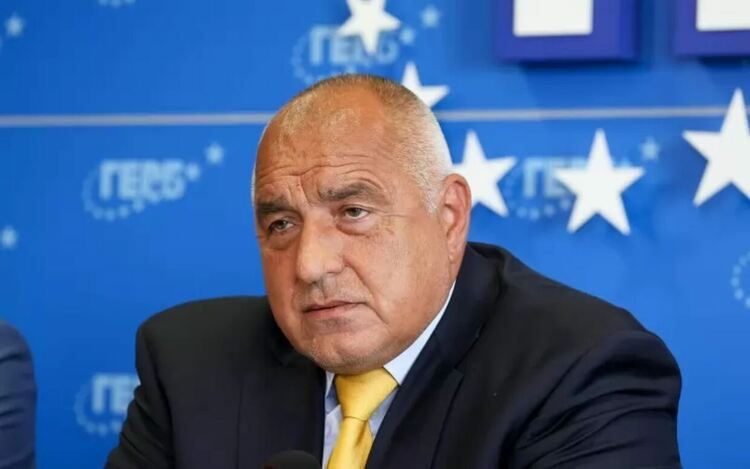 Бойко Борисов се изяви като говорител на Слави Трифонов и съобщи, че законът ще бъде оттеглен