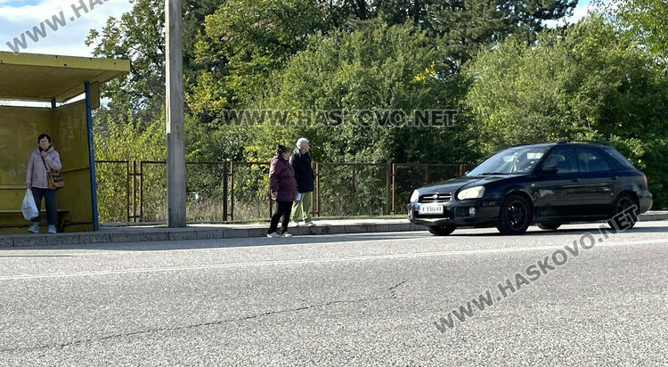 Жители на кв. „Бадема“ искат пешеходна пътека до автобусната спирка заради трафика и инцидентите