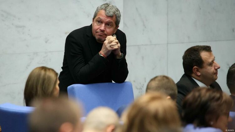 Предложението за законови промени, внесено от председателя на ПГ на ИТН Тошко Йорданов, предвиждаше до 6 години затвор за публикуване на лична информация в медиите