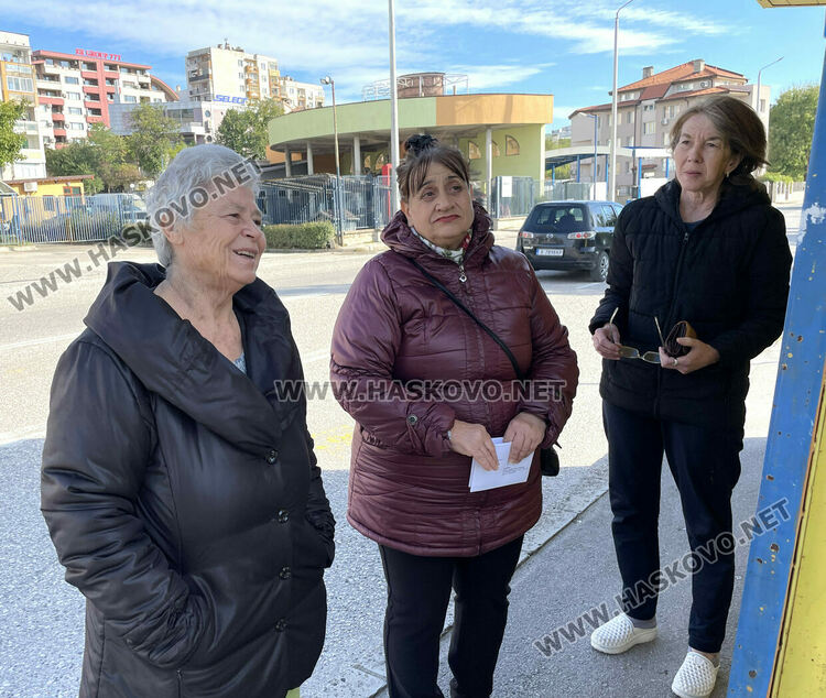 Жители на кв. „Бадема“ искат пешеходна пътека до автобусната спирка заради трафика и инцидентите