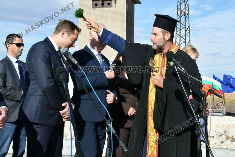Премиерът Желязков край Хасково: Оставки в правителството не се обсъждат 