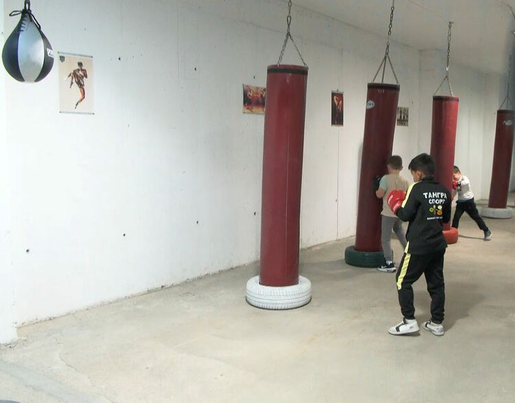 Състезателите на „Тангра – Спорт“ с титла и бронз на шампионата по кик бокс