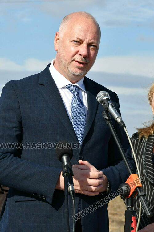 Премиерът Желязков край Хасково: Оставки в правителството не се обсъждат 