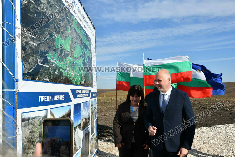 Премиерът Желязков край Хасково: Оставки в правителството не се обсъждат 