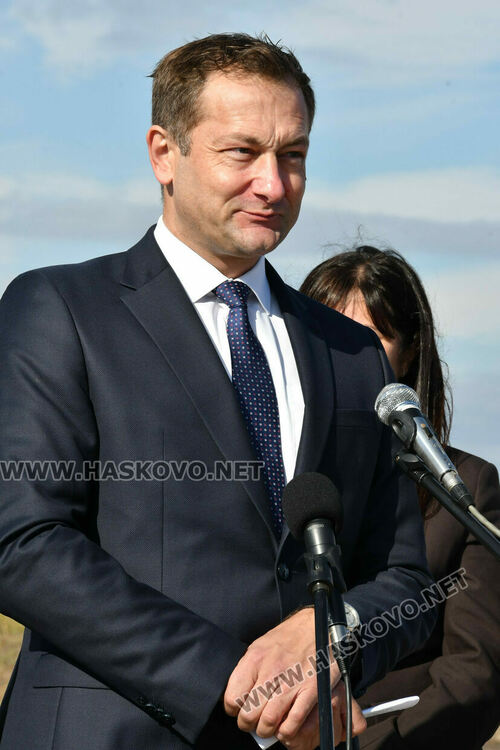 Премиерът Желязков край Хасково: Оставки в правителството не се обсъждат 