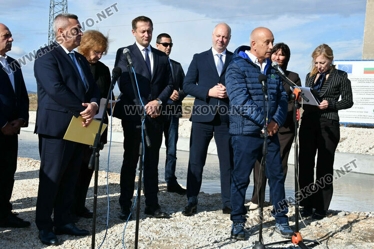 Премиерът Желязков край Хасково: Оставки в правителството не се обсъждат 