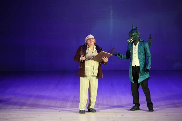 С постановката „Змеят и голямата балетна бъркотия“ откриха 25-ия сезон на Младежки център 