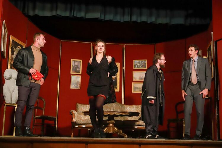 Пълна зала аплодира „Вечеря за глупаци“ в Конуш 