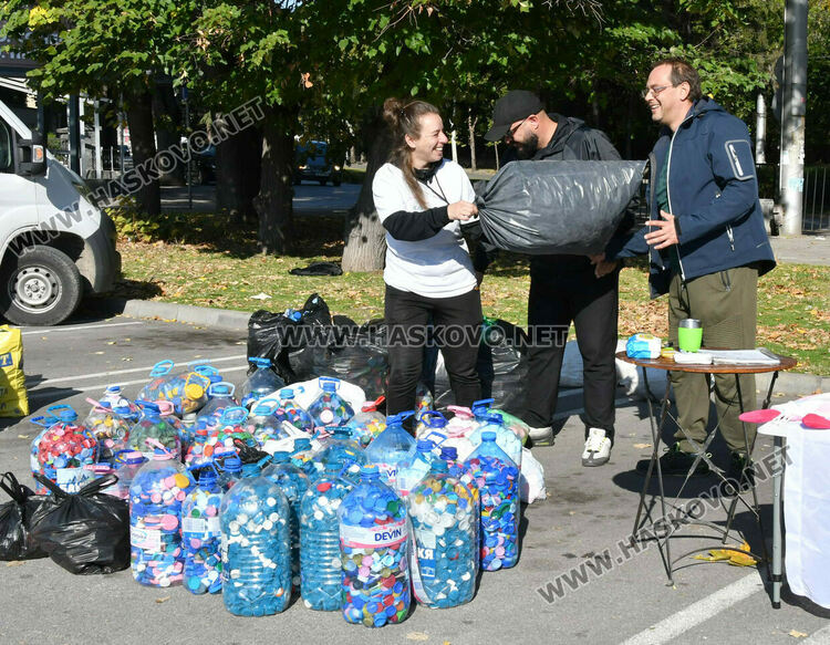 Хасковлии се включиха в поредната кампания „Капачки за бъдеще“
