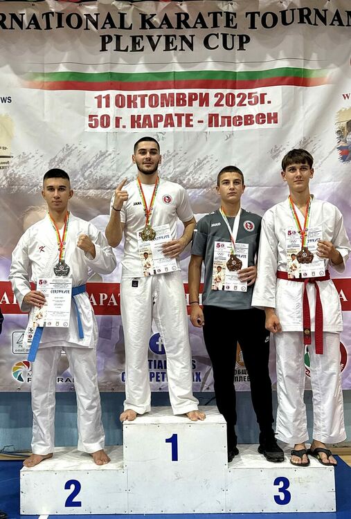 Васил Ривов се завърна с титла