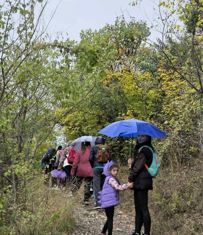 Дъждът не спря похода в Асеновград за Дните на ходенето и туризма