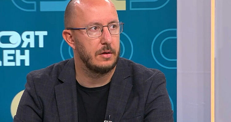 Михаил Кръстев